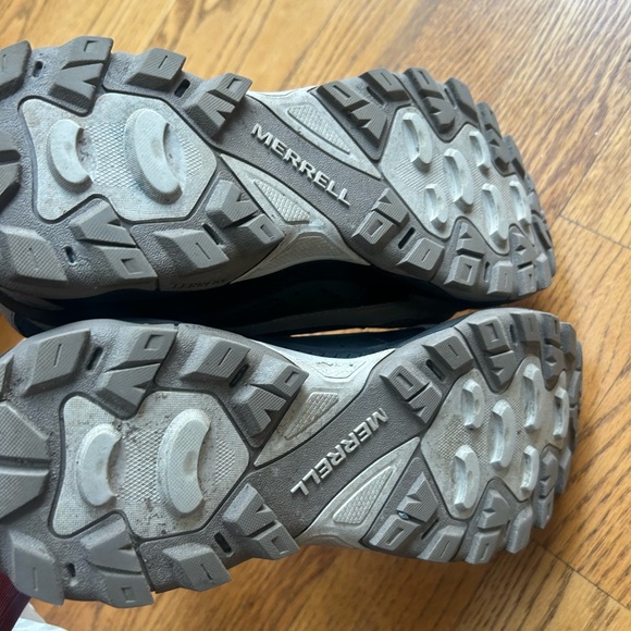Merrell Men's Black and Gray Trail Hiking Shoes - Picture 4 of 5